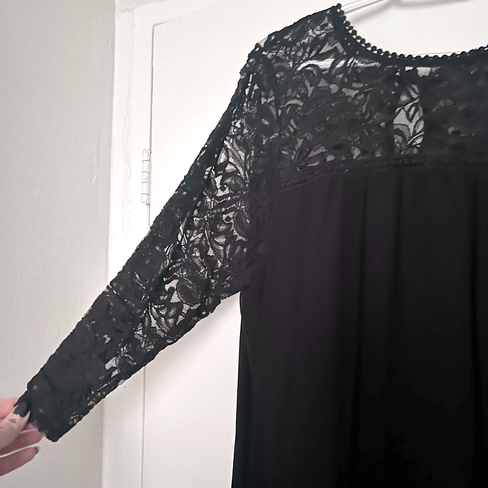 Lace Sleeve Black Dress with Key Hole in the Back - Picture 2 of 4